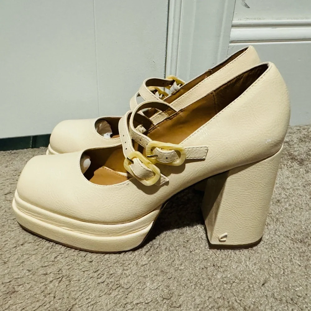 Circus by Sam Edelman Cream Chunky Mary Jane Platform Heels